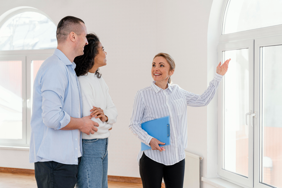 Realtor using open house platform software with QR code sign-in