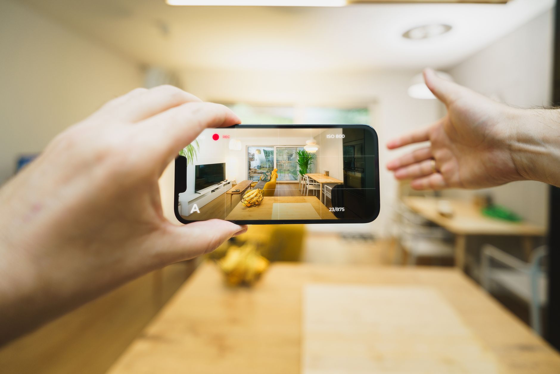 How to Use Your Digital Business Card as a Mini Landing Page for Listing Presentations