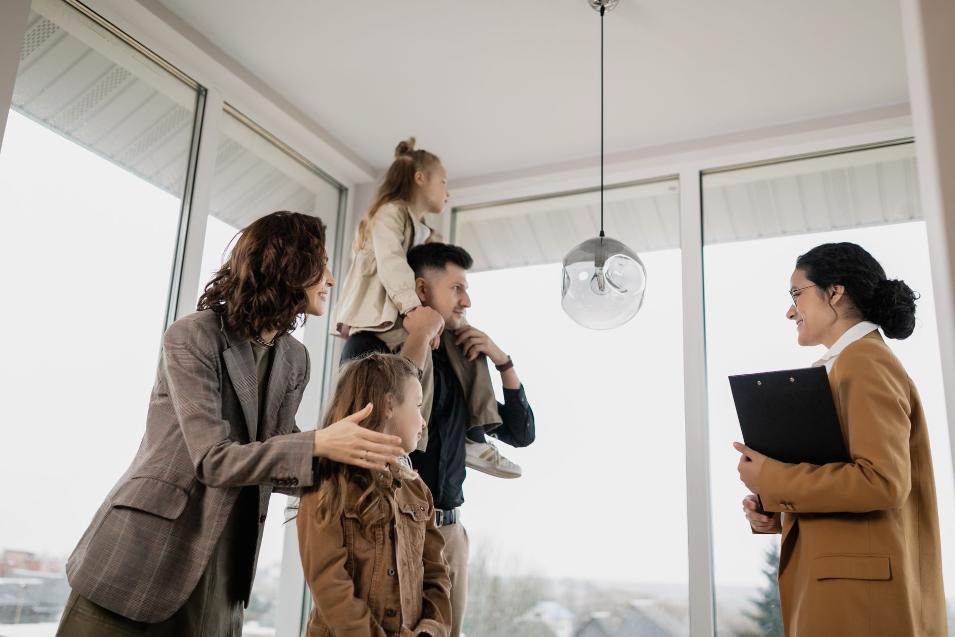 Seasonal Open House Strategies: Adjusting Your Approach for Every Market Cycle