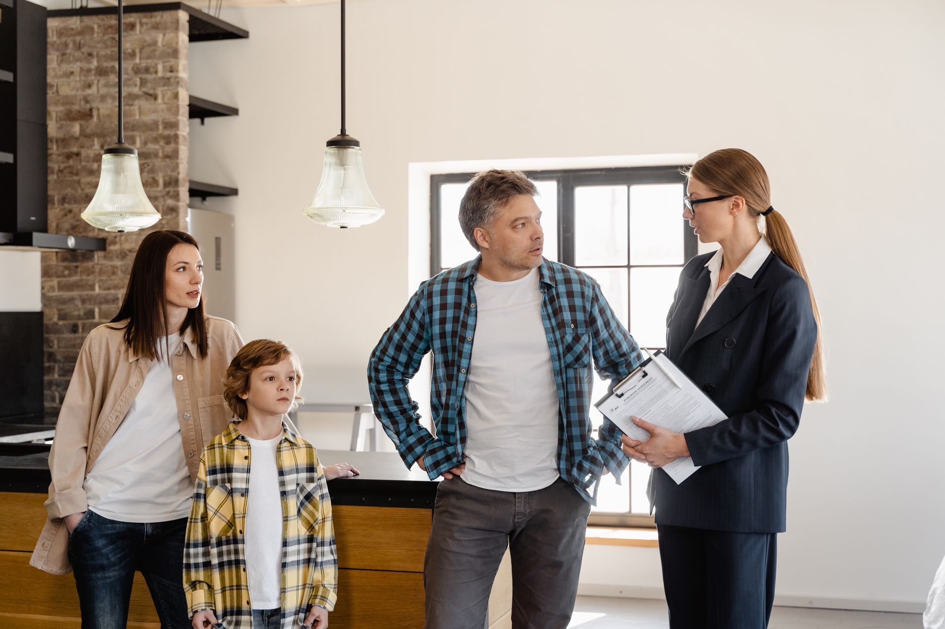 How to Build a Pre-Listing Packet That Wins Sellers Over Before the First Meeting